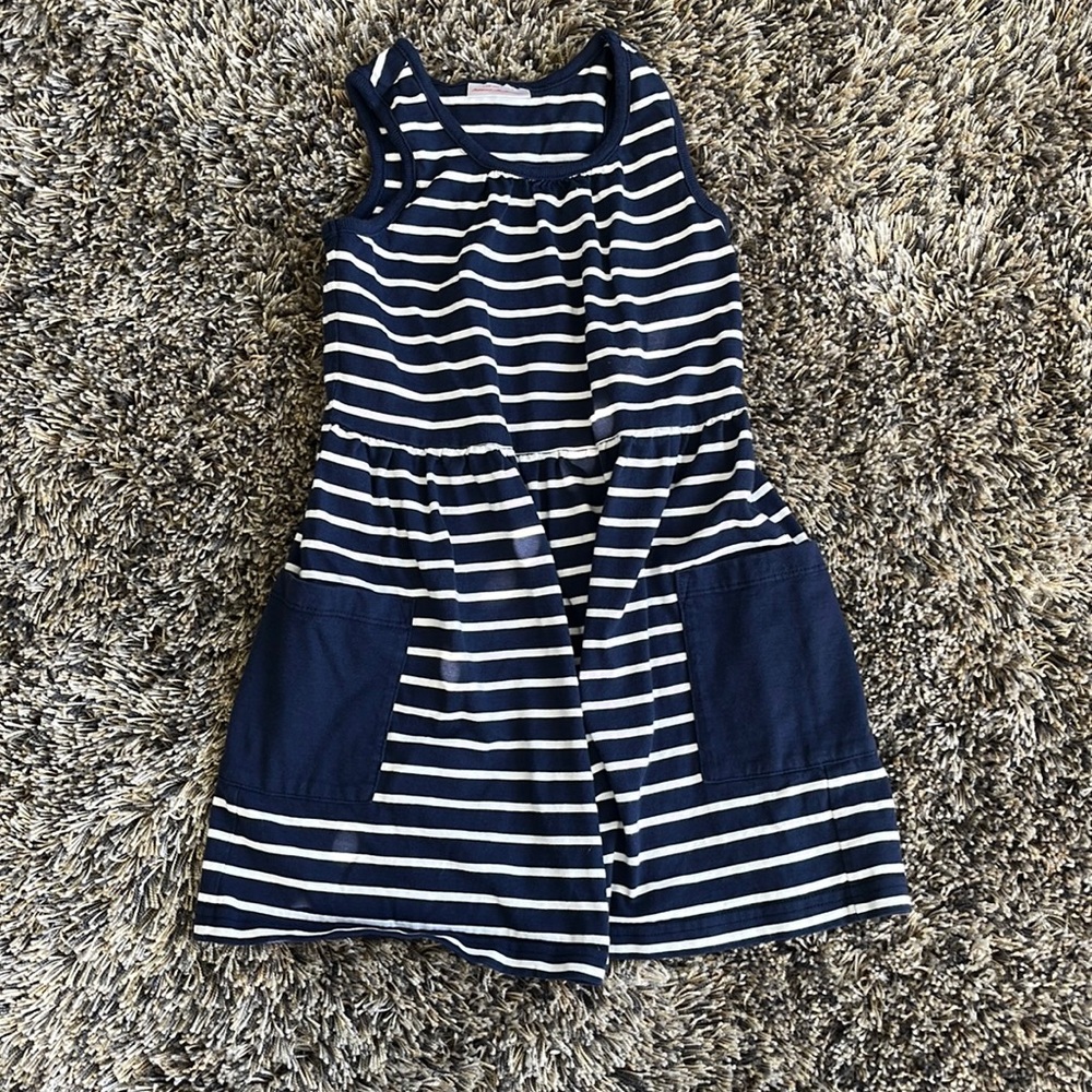 Hanna Andersson dress with pockets.